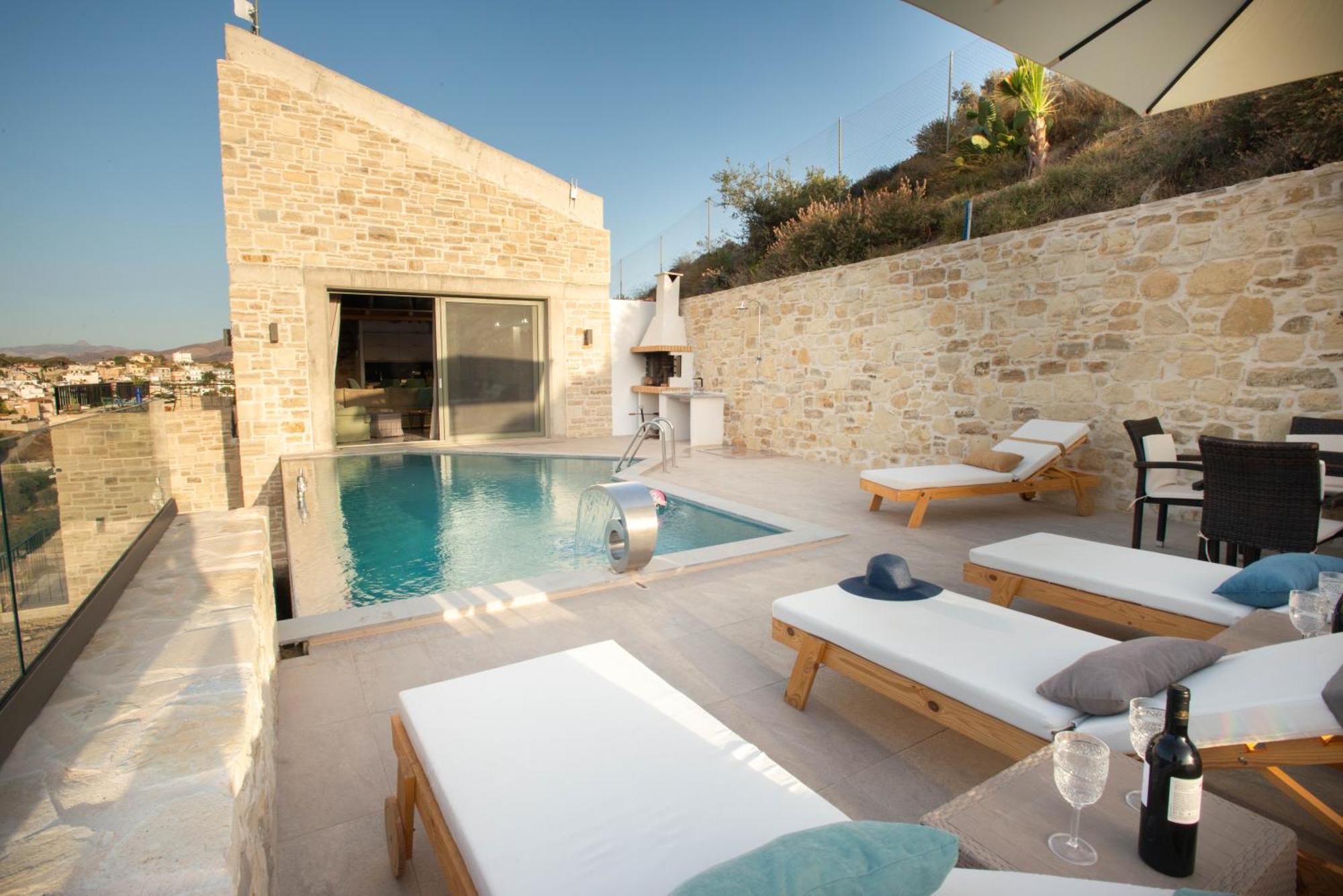 Celine Villa Kamilari